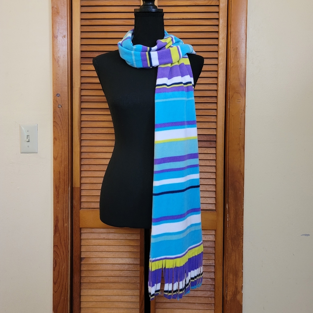 NWOT Old Navy Striped Fringe Scarf - Picture 2 of 3